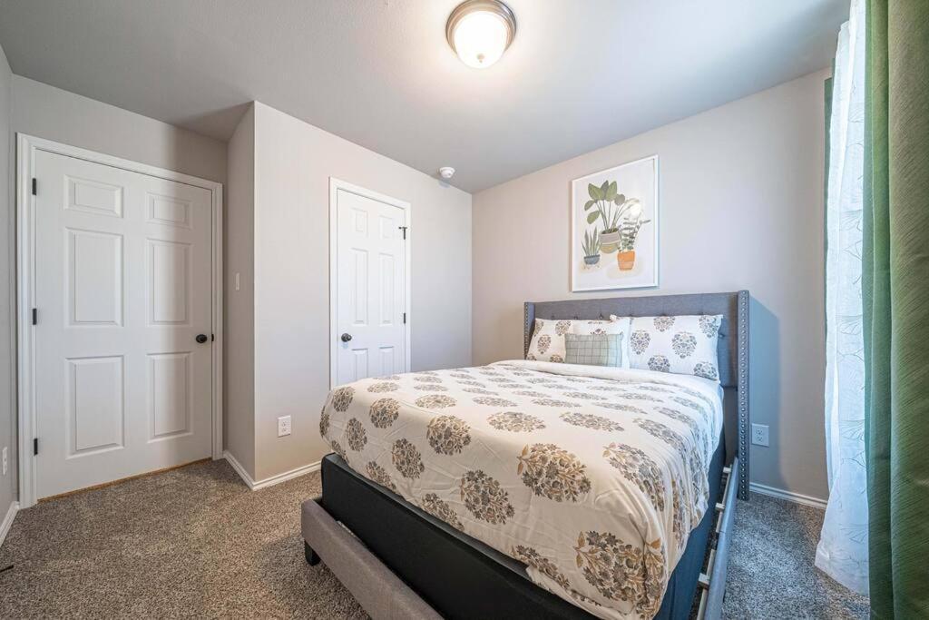 Gorgeous, Brand New 3 Bedrooms Home- Built 2024, Near Seaworld & Lackland Afb *