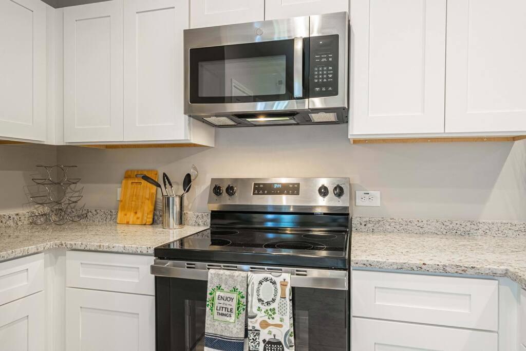 Gorgeous, Brand New 3 Bedrooms Home- Built 2024, Near Seaworld & Lackland Afb * San Antonio