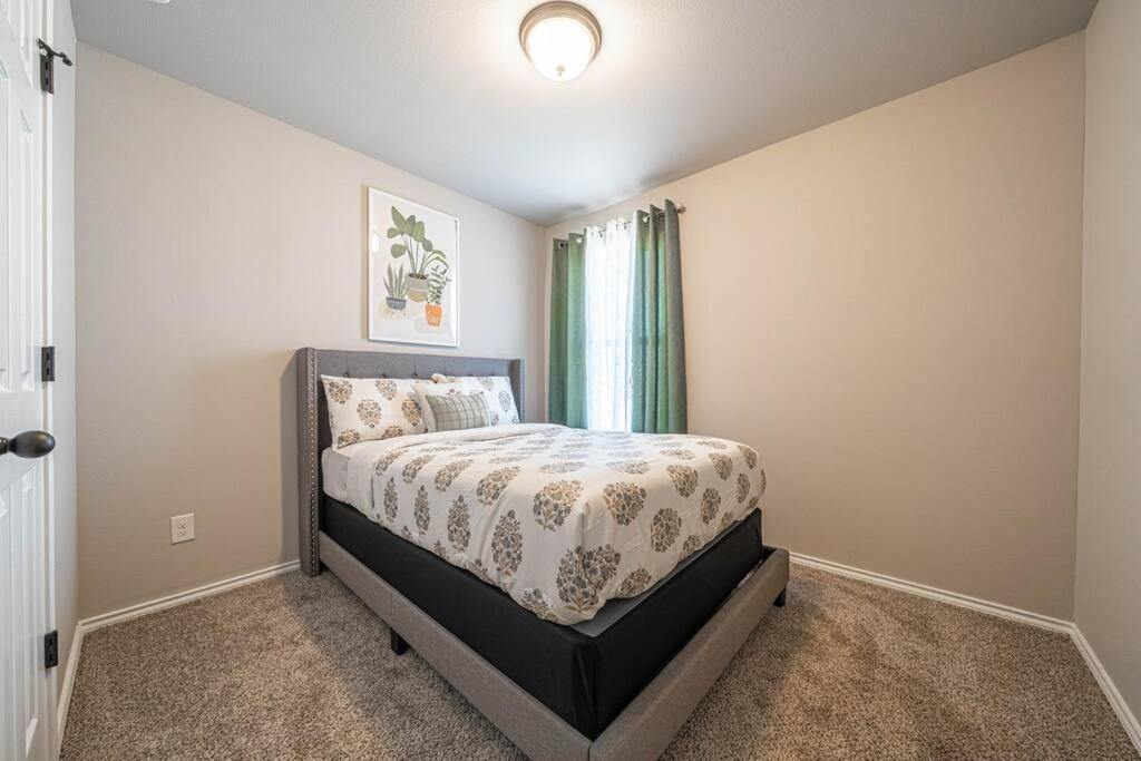 Gorgeous, Brand New 3 Bedrooms Home- Built 2024, Near Seaworld & Lackland Afb