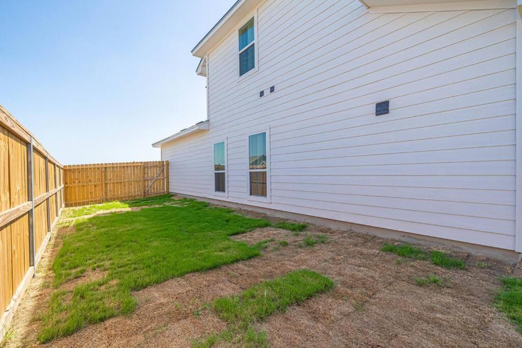 Gorgeous, Brand New 3 Bedrooms Home- Built 2024, Near Seaworld & Lackland Afb * San Antonio