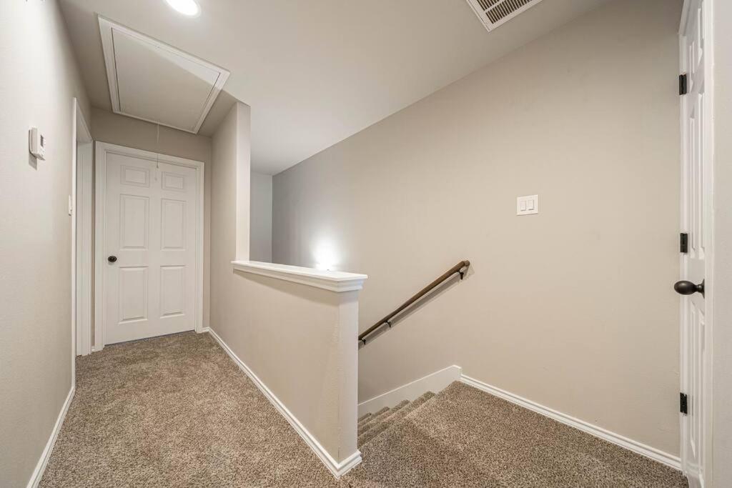 Gorgeous, Brand New 3 Bedrooms Home- Built 2024, Near Seaworld & Lackland Afb Holiday home San Antonio
