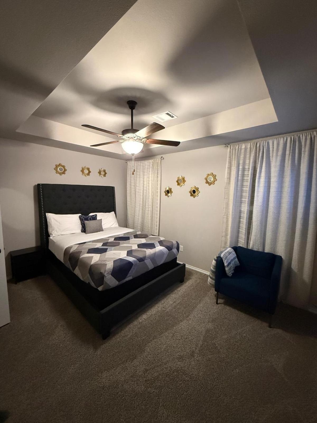 Gorgeous, Brand New 3 Bedrooms Home- Built 2024, Near Seaworld & Lackland Afb Holiday home San Antonio
