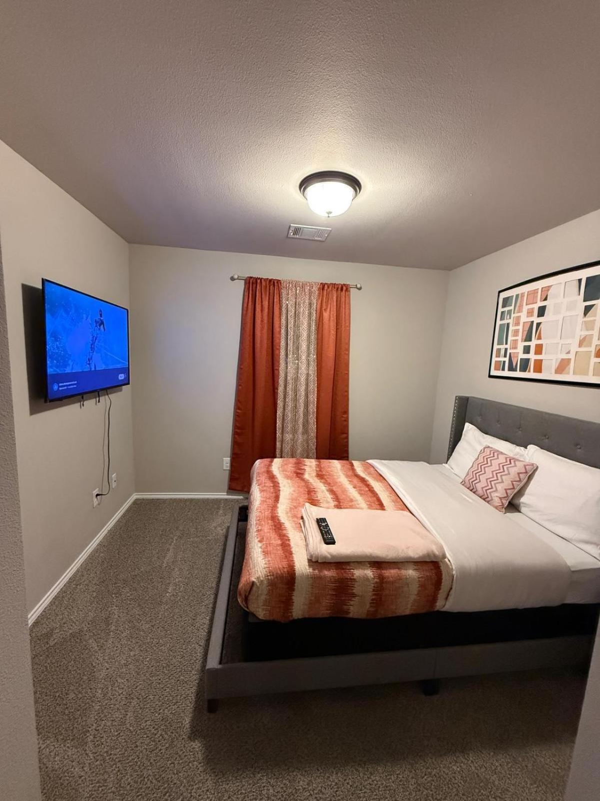 Holiday home Gorgeous, Brand New 3 Bedrooms Home- Built 2024, Near Seaworld & Lackland Afb