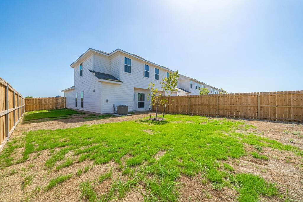 Gorgeous, Brand New 3 Bedrooms Home- Built 2024, Near Seaworld & Lackland Afb San Antonio